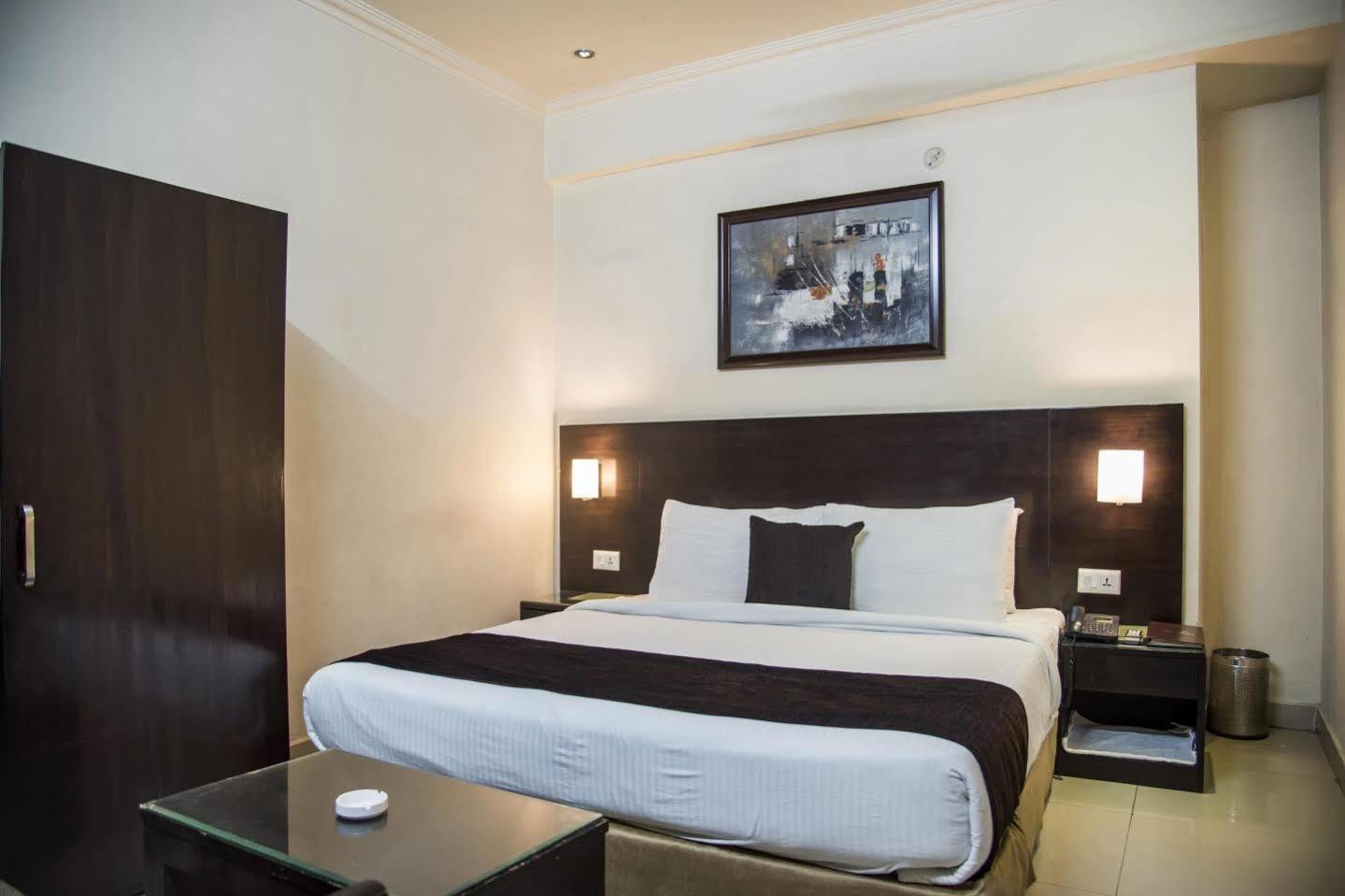 Anr Hotels 勒克瑙 外观 照片